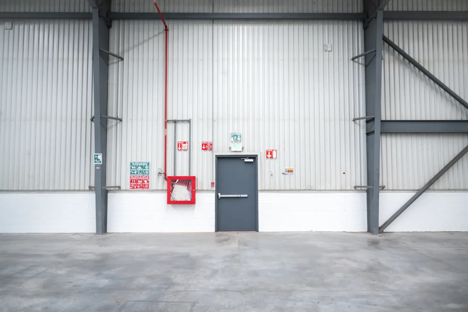 Nave Industrial de 1,971 m² 3