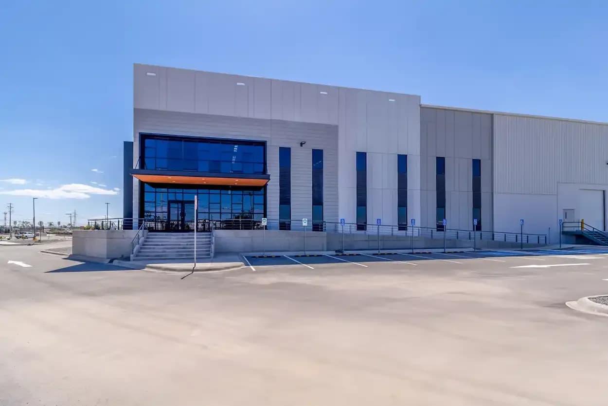 Nave Industrial de 21,800 m² For Lease en Standalone