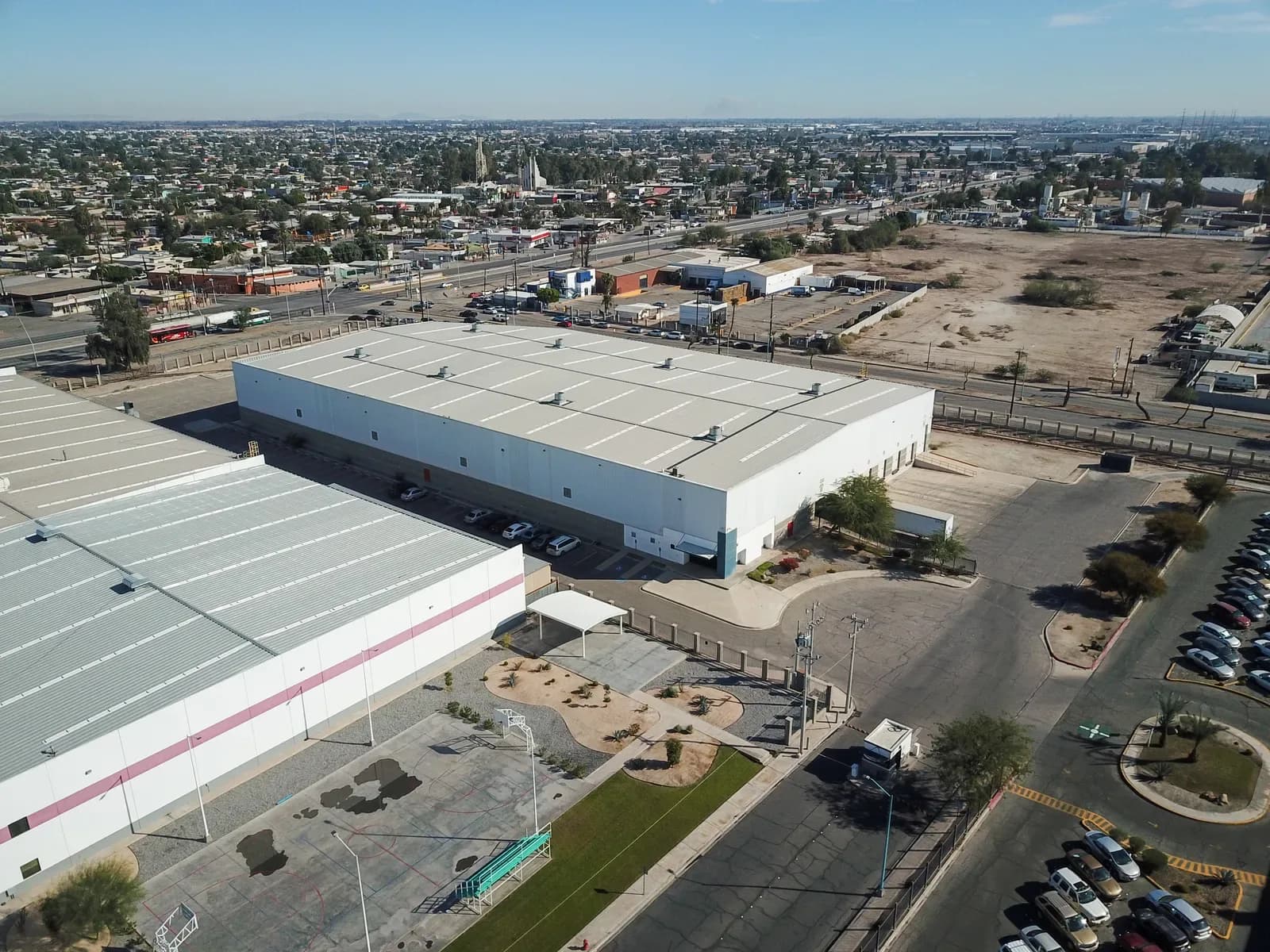 Nave Industrial de 6,060 m²