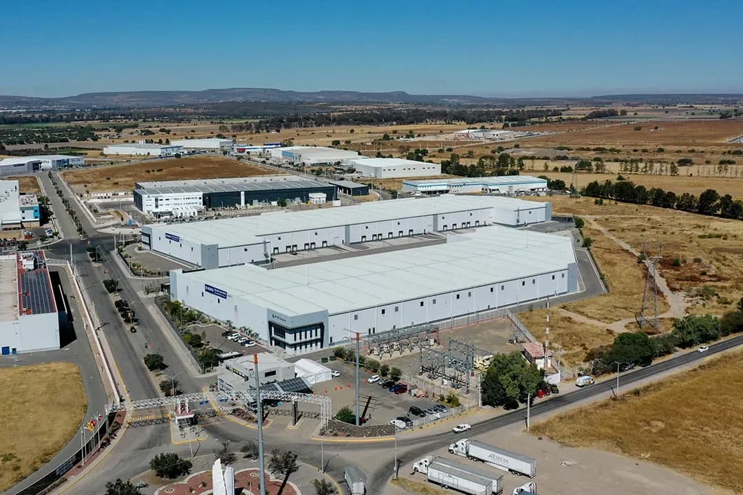 Nave Industrial de 15,096 m² 1