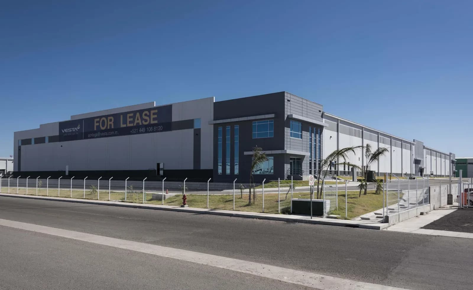 Nave Industrial de 9,888 m²