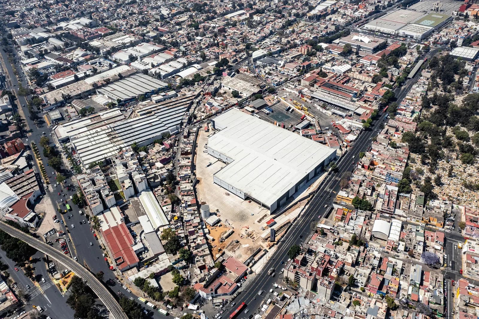 Nave Industrial de 20,000 m² 3
