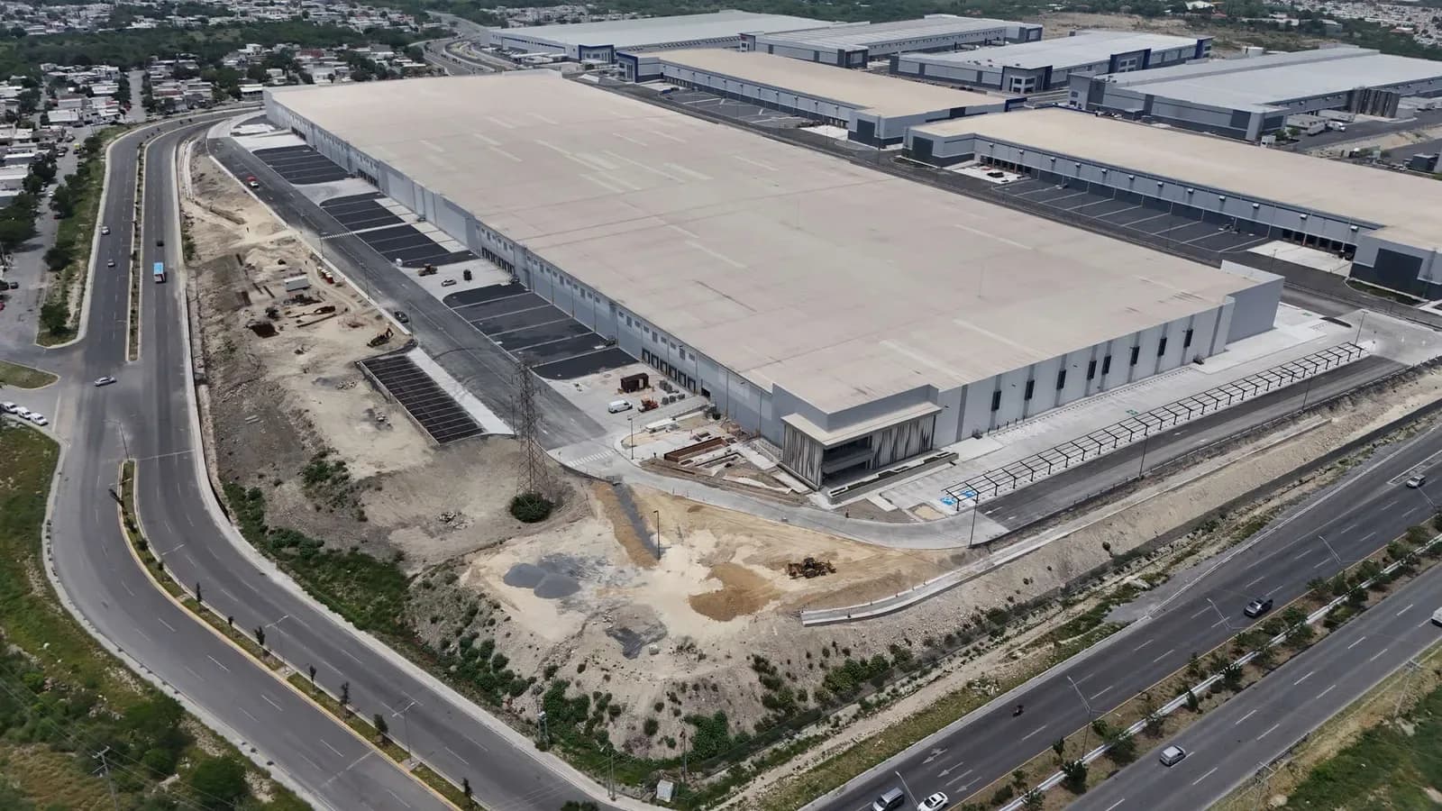 Nave Industrial de 67,390 m²