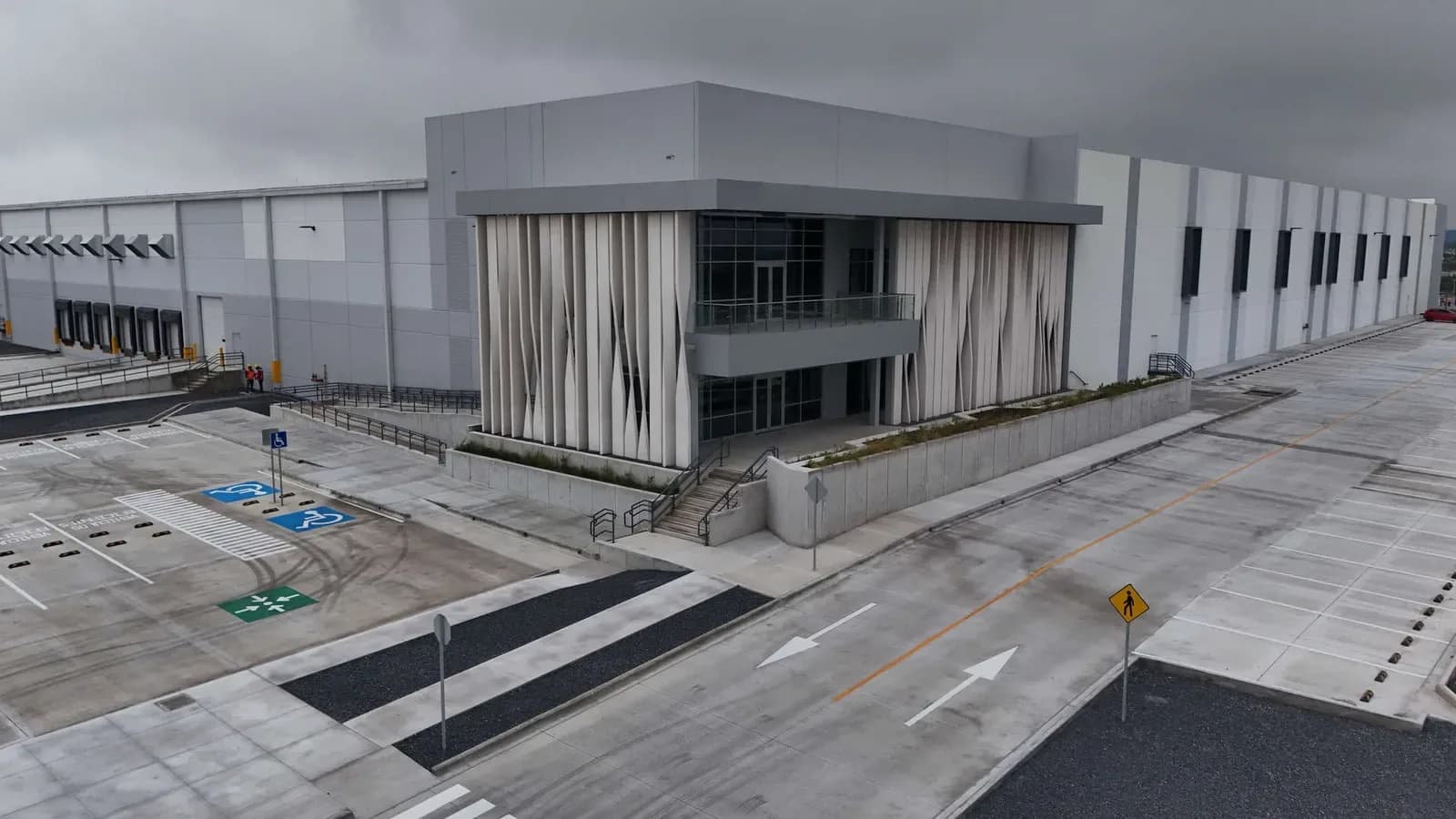 Nave Industrial de 67,390 m² 1