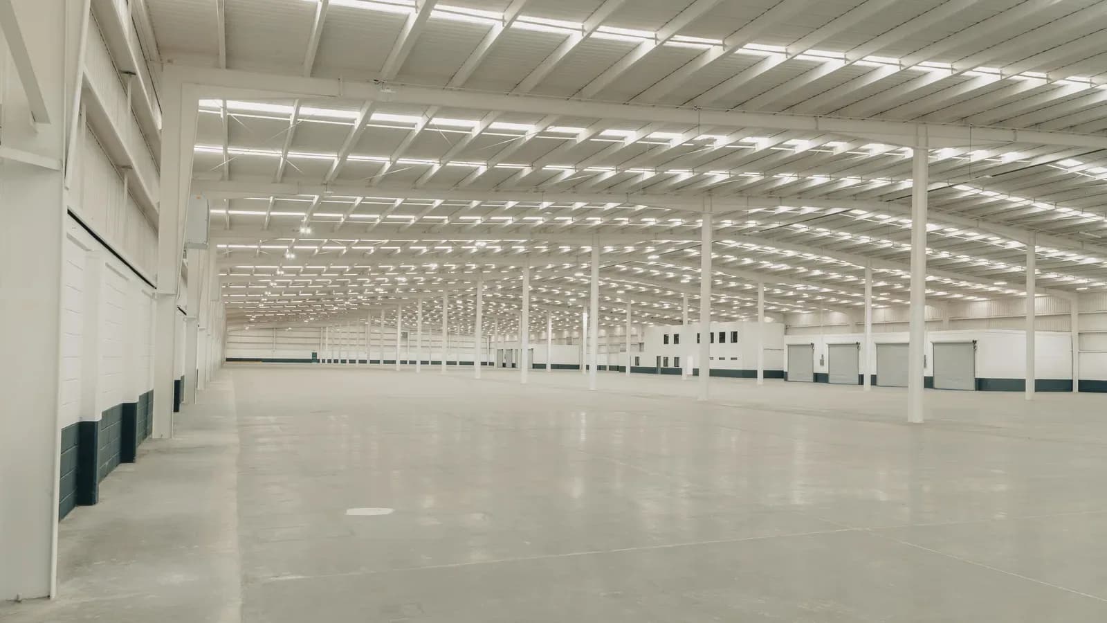 Nave Industrial de 9,720 m² 2