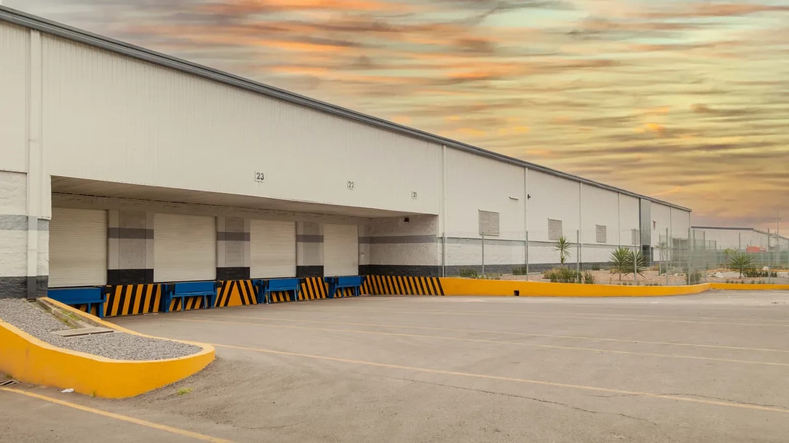 Nave Industrial de 9,720 m² 4