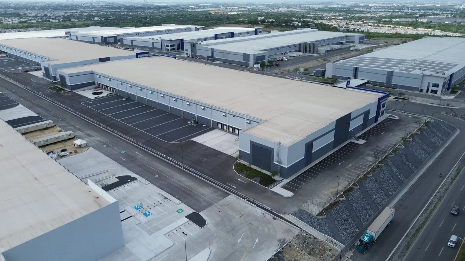 Nave Industrial de 3,287 m² 1