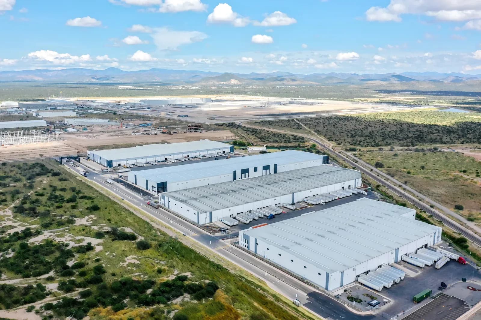 Nave Industrial de 24,390 m² 2