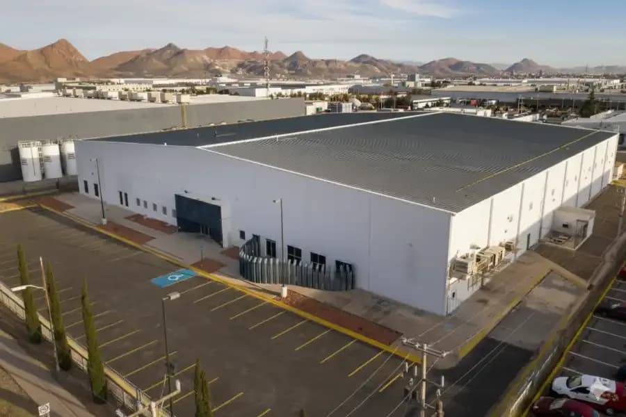 Nave Industrial de 5,491 m² For Lease en Standalone