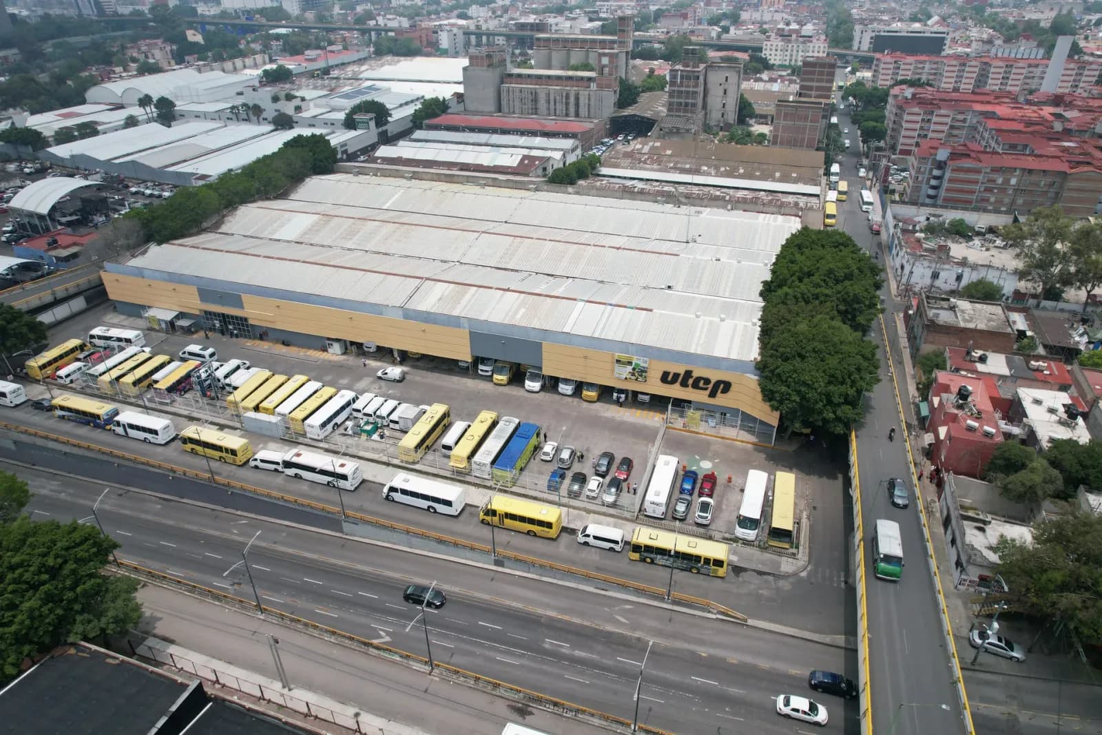 Industrial Warehouse de 12,800 m² con 9 Andenes en CDMX, Cuauhtémoc