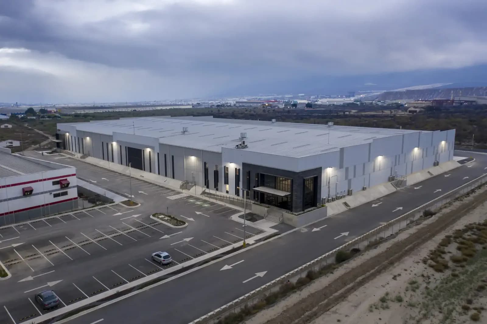 Nave Industrial de 7,176 m² For Lease en Santa Catarina
