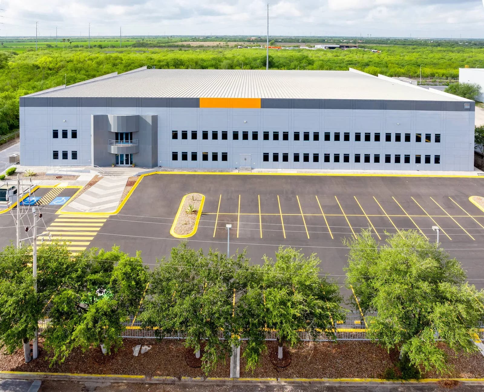 Nave Industrial de 6,271 m² 1