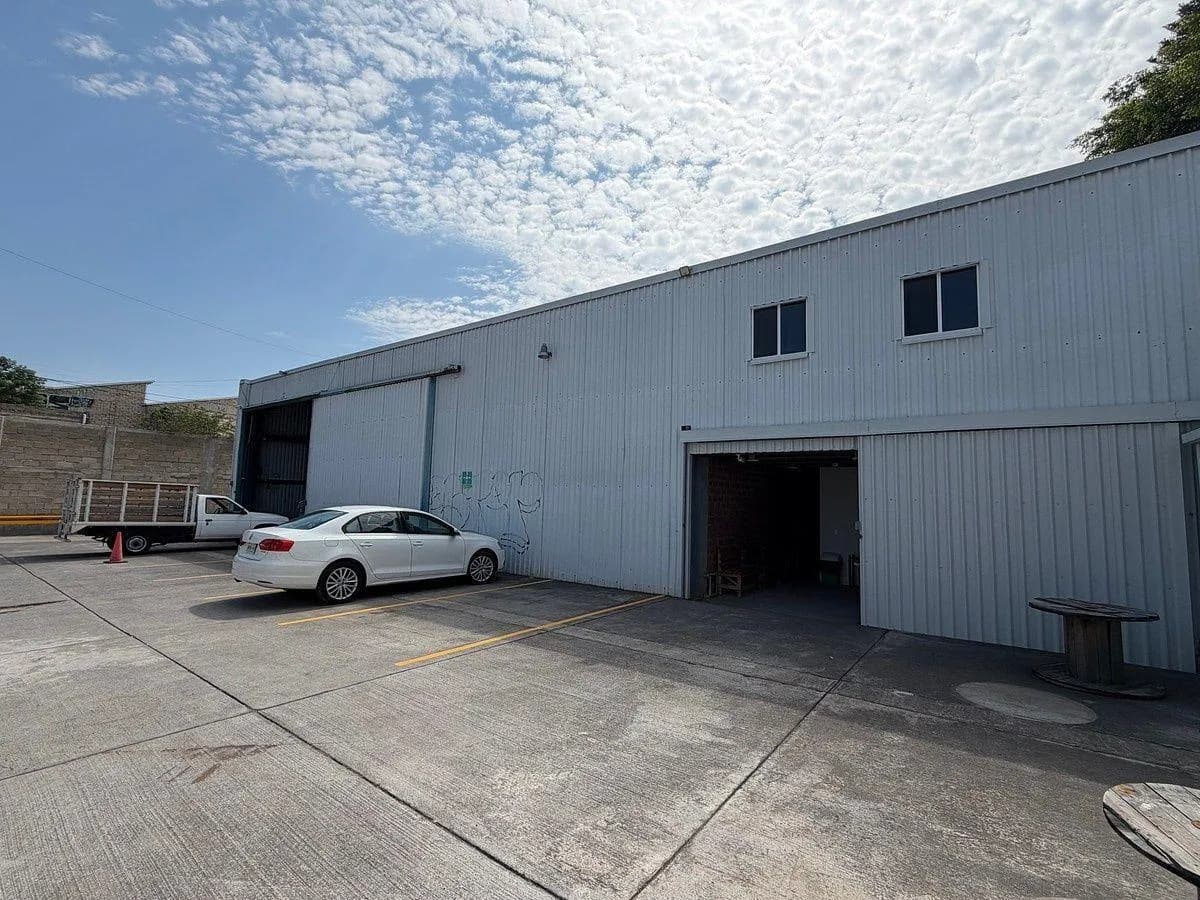 Parque de Bodegas Industriales en Venta en San Juan de Ocotán, Zapopan - Fotografía 1