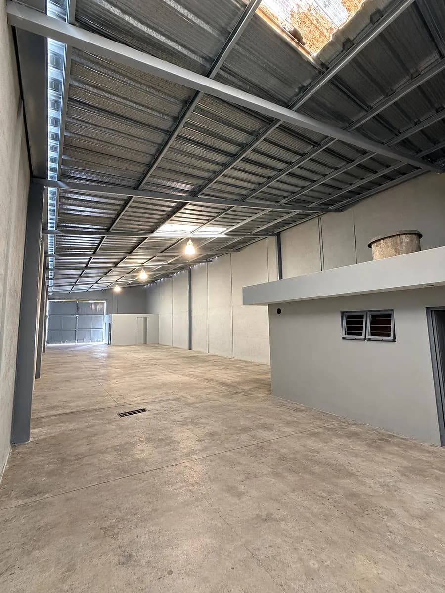 Bodega Industrial en Venta Calle Clavel, La Tijera, Tlajomulco - Fotografía 1