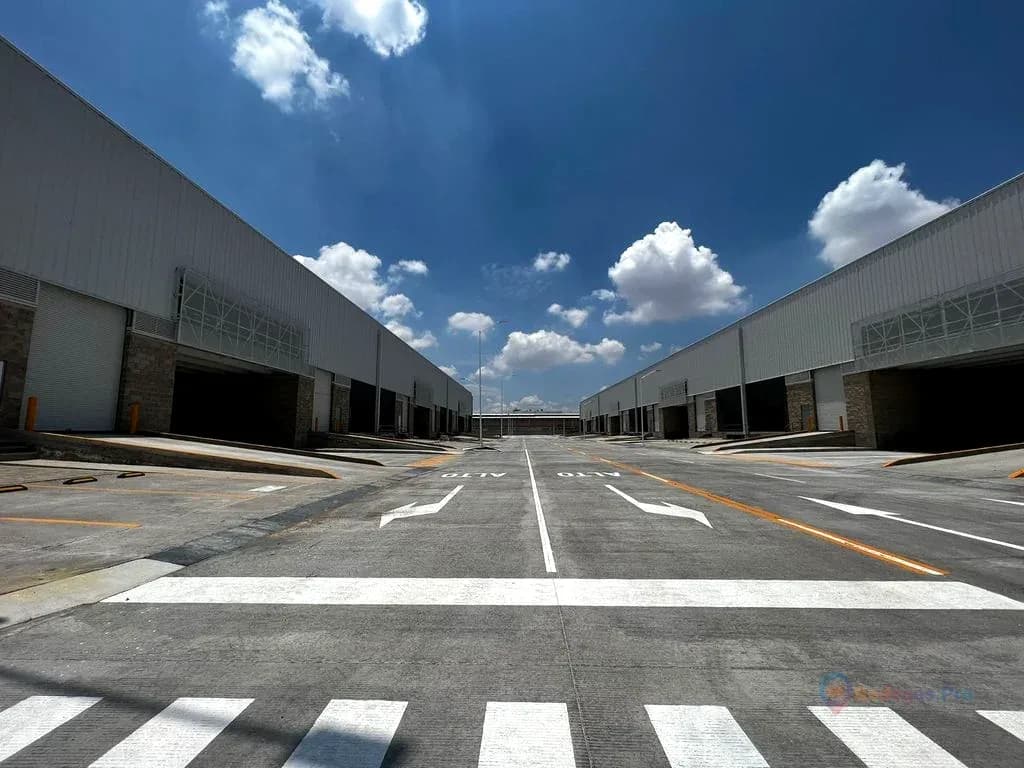 Bodega For Lease 1,200m2 Zona Industrial GDL con Mezzanine y Andén de Carga - Alamo Industrial 5