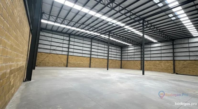 Bodega For Lease 1,331 m2 - Toluquilla, Tlaquepaque 1