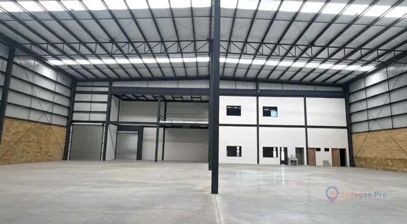 Bodega For Lease 1,331 m2 - Toluquilla, Tlaquepaque 2