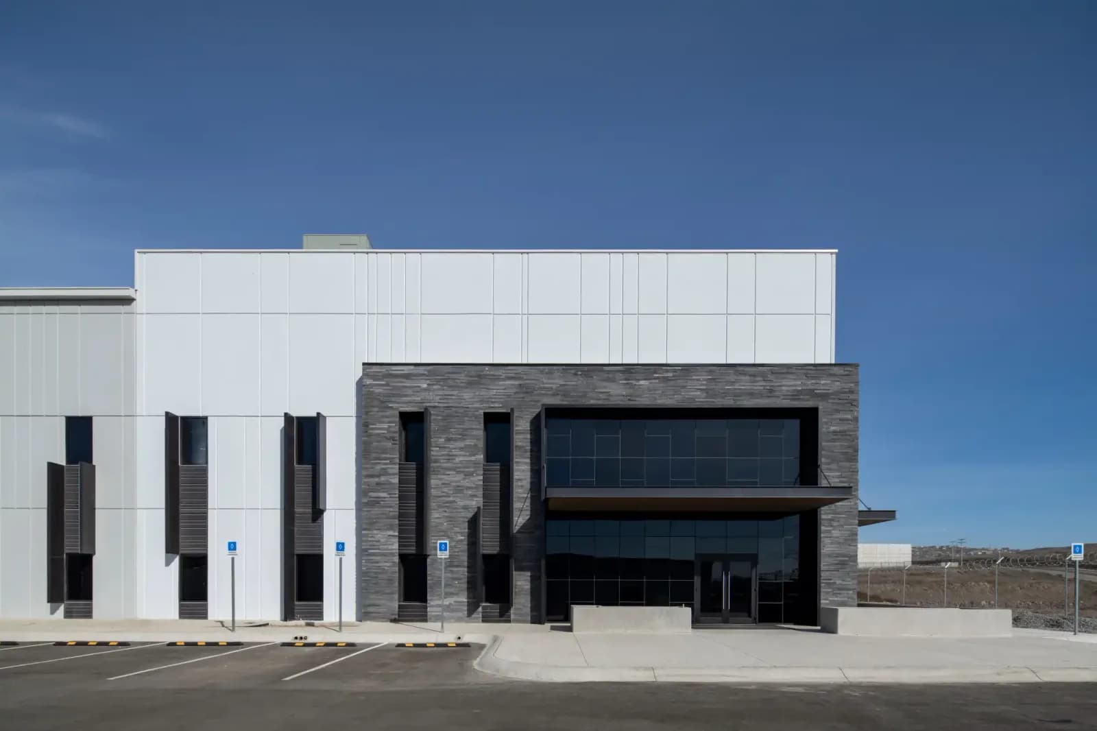 Nave Industrial de 7,897 m² For Lease en Standalone