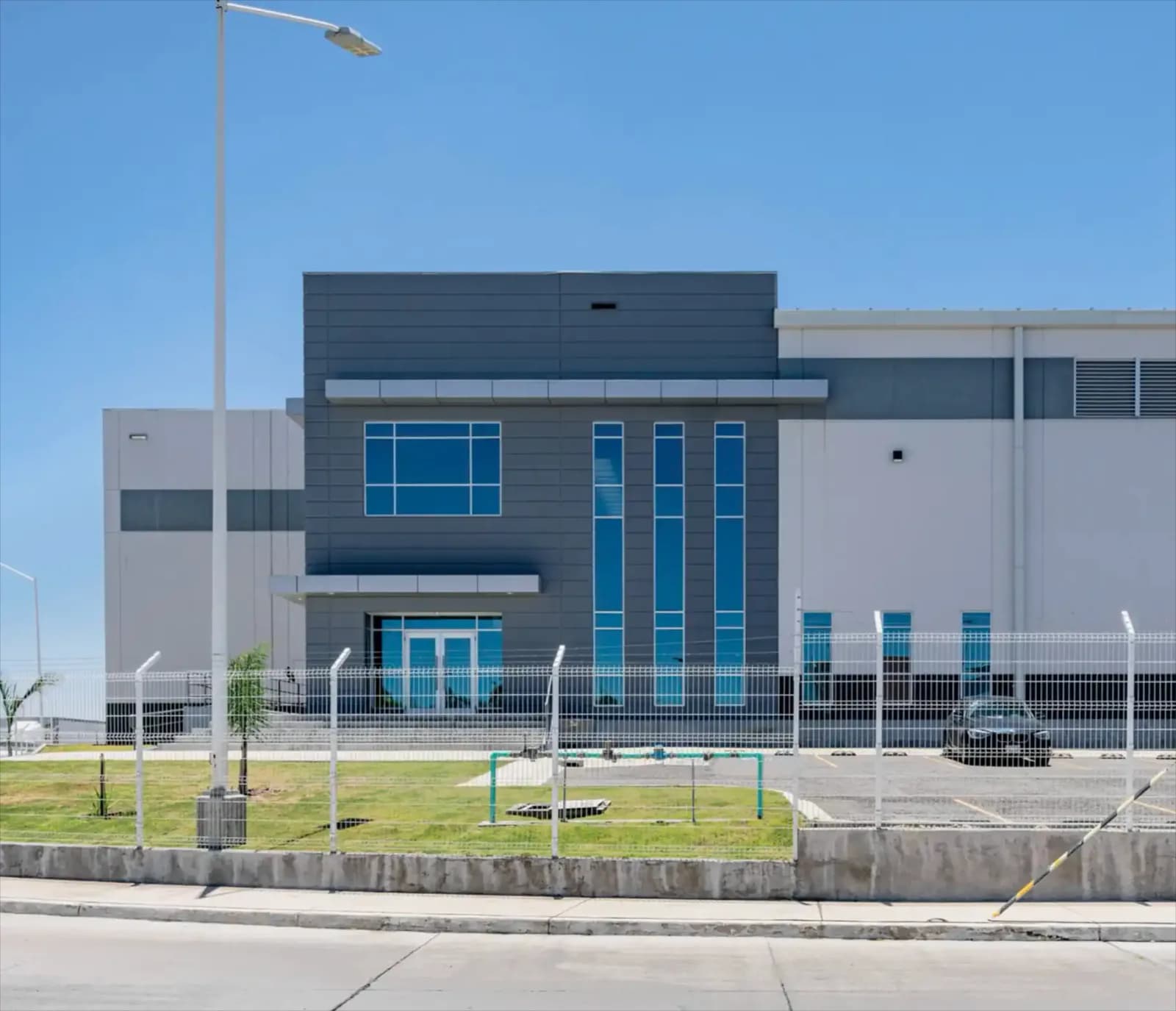 Nave Industrial de 16,490 m² For Lease en Aguascalientes 1
